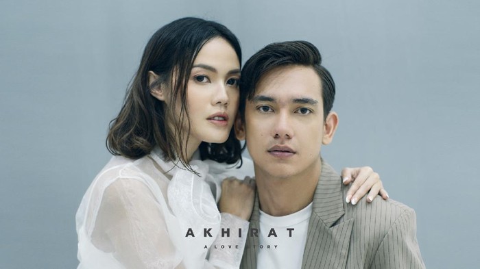 Adipati Dolken dan Della Dartyan bintang Akhirat A Love Story