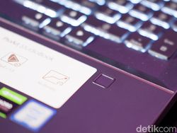 Penampakan Notebook Asus Harga Rp 88 Juta