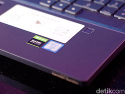 Penampakan Notebook Asus Harga Rp 88 Juta