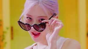 Foto: Makeup Colorful Blackpink x Selena Gomez di Video Ice Cream