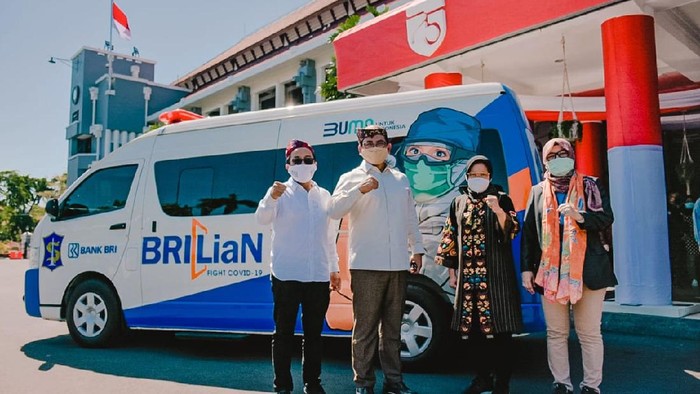 BRI Beri Bantuan Mobil PCR ke Pemkot Surabaya Bank BRI memberikan bantuan kepada Pemkot Surabaya. Mereka memberi satu unit mobil PCR untuk penanganan COVID-19.