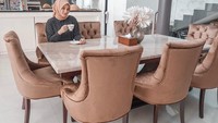 Kabar Ciki melahirkan anak pertamanya ini tentu saja menyita perhatian masyarakat. Banyak teman artis dan fansnya mendoakan yang terbaik untuk putra pertama Ciki dan Rezky. Foto: Instagram citraciki
