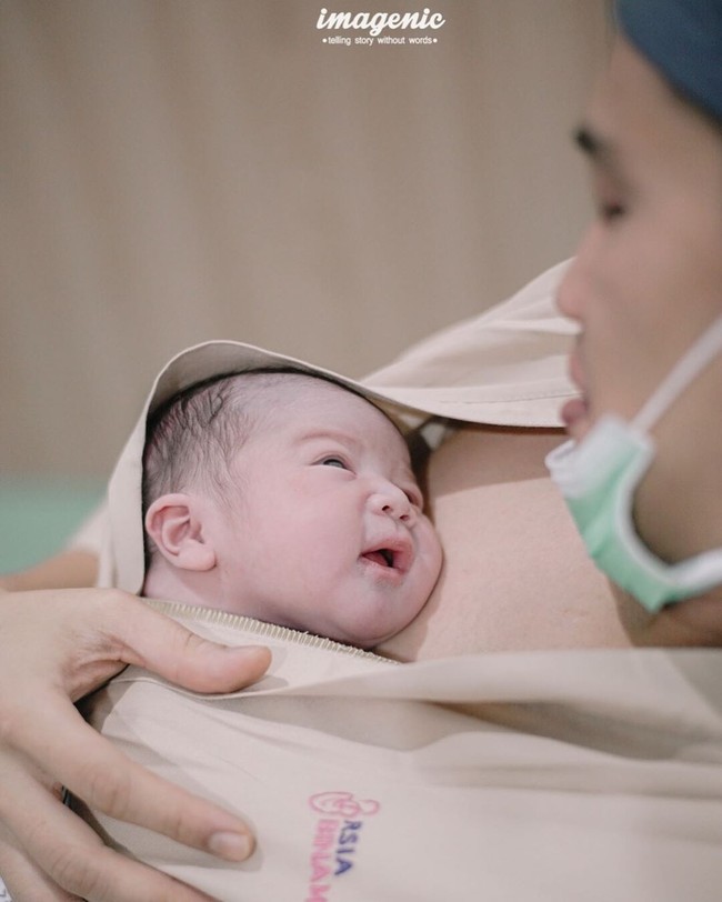 Putera pertama Citra Kirana dan Rezky Aditya bernama Keene Atharrazka Adhitya lahir pada hari ini, Jumat (28/8/2020). Citra Kirana Siregar atau yang akrab disapa Ciki membagikan kabar bahagia tersebut di akun Instagramnya @citraciki.  Foto: Instagram @citraciki.