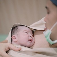 Putera pertama Citra Kirana dan Rezky Aditya bernama Keene Atharrazka Adhitya lahir pada hari ini, Jumat (28/8/2020). Citra Kirana Siregar atau yang akrab disapa Ciki membagikan kabar bahagia tersebut di akun Instagramnya @citraciki.  Foto: Instagram @citraciki.