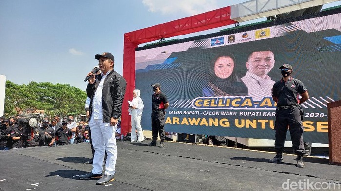 Deklarasi bakal paslon bupati dan wakil bupati Karawang Cellica-Aep