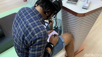 Komunitas doodle menjajal kebolehan S Pen milik Galaxy Note 20 Ultra. Foto: Adi Fida Rahman/detikINET