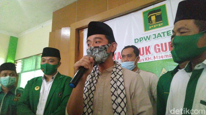 Gibran Rakabuming Raka terima rekomendasi dari PPP di Pilkada Solo, kantor DPW PPP Jateng, Jumat (28/8/2020).