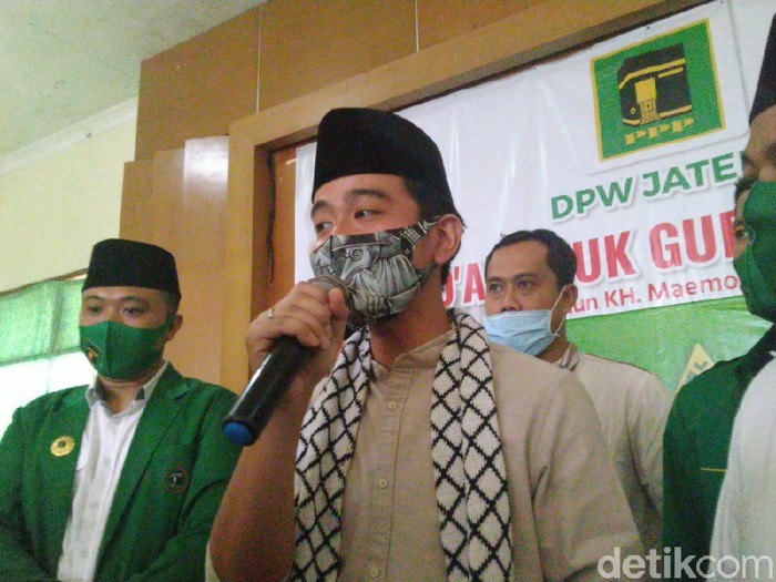 Gibran Rakabuming Raka terima rekomendasi dari PPP di Pilkada Solo, kantor DPW PPP Jateng, Jumat (28/8/2020).