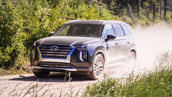 Kabin Hyundai Palisade mengeluarkan bau tidak sedap.