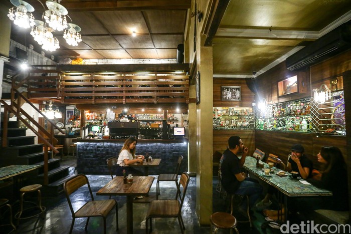 Kafe Revolver Espresso Bali