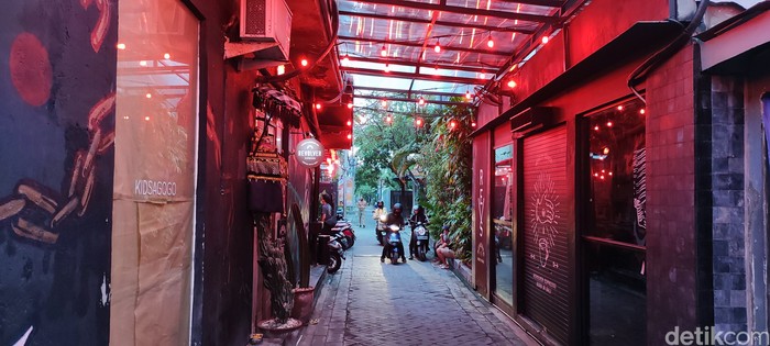 Kafe Revolver Espresso Bali Kafe Revolver Espresso Bali