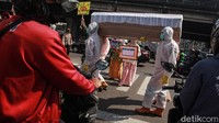 Sosialisasi ini dilakukan agar warga menerapkan protokol kesehatan untuk mencegah penyebaran COVID-19.