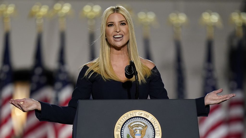 Melania Trump, Donald Trump, Ivanka Trump di Konvensi Partai Republik 2020 Ivanka Trump speaks to introduce President Donald Trump from the South Lawn of the White House on the fourth day of the Republican National Convention, Thursday, Aug. 27, 2020, in Washington. (Doug Mills/The New York Times via AP, Pool)