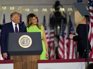 Kala Trump Tepis Tudingan Gerayangi Eks Model di Era 90-an