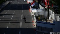 Karena ada pekerjaan tersebut, para pengendara diminta menghindari ruas Jalan Medan Merdeka Selatan untuk sementara waktu.