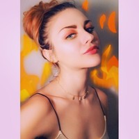 Frances Bean Cobain, mungkin terdengar seperti nama pada umumnya. Tapi nama tengahnya, Bean, mengandung makna kacang. Ayahnya, mendiang musisi Kurt Cobain, memutuskan memberi nama putri pertamanya Bean setelah melihat rekaman USG dan membandingkan ukuran janin sang anak dengan kacang merah. Foto: Instagram, istimewa