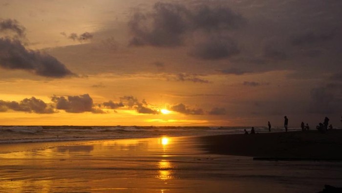 Sunset di Pantai Parangtritis.