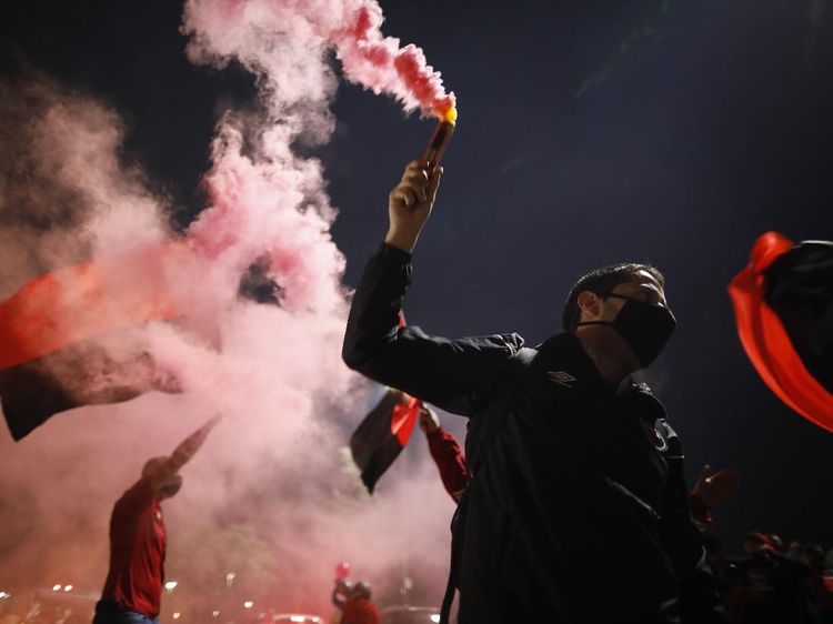 Pendukung Newells Old Boys Bujuk Messi Pulang Kampung