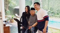 Adly merupakan anak sulung dari pasangan H. Agus Irianto dan Hj. Lutfiah. Ia juga merupakan cucu dari wakil presiden Maruf Amin.