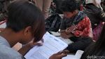 Potret Sekolah Anak Jalanan di Alun-alun Kota Cimahi