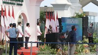 Bandara Kulon Progo sendiri memiliki terminal penumpang dengan luas sebesar 219.000 m2, yang dapat melayani 20 juta penumpang per tahun. Untuk fasilitas sisi udaranya, bandara ini memiliki runway dengan dimensi 3.250 m x 45 m dan dapat melayani pesawat terberat seperti Boeing B-777 dan pesawat terbesar seperti Airbus A380. Hingga kini, bandara internasional ini sudah melayani 20 rute domestik dan 2 rute internasional yaitu Singapura dan Kuala Lumpur.