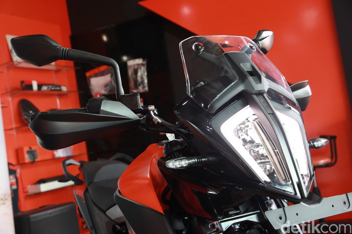 PT. Penta Jaya Laju Motor (PJLM) resmi meluncurkan KTM 390 Adventure. Motor pabrikan Austrlia ini sudaj dirakit lokal di Gresik, Jawa Timur lho.