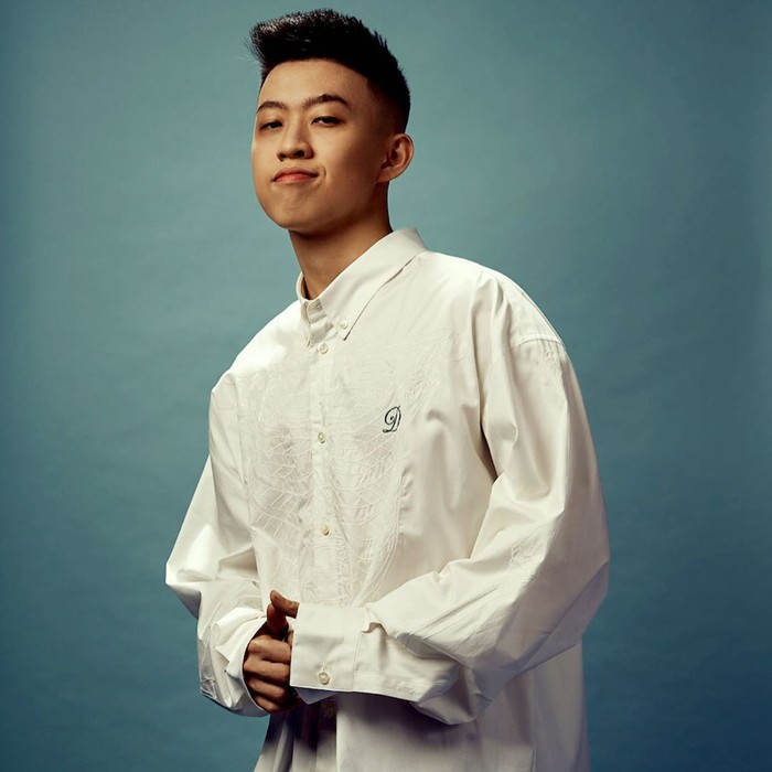 Rich Brian Makan Indomie