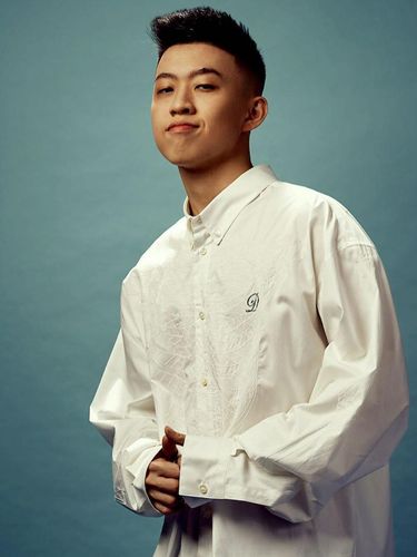 Rich Brian Makan Indomie