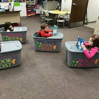 Dengan membuat bak-bak yang unik dan lucu seperti ini, pastinya kegiatan belajar mengajar sambil menerapkan jarak sosial akan terasa lebih menyenangkan. Foto: Twitter @A_Principal159Q