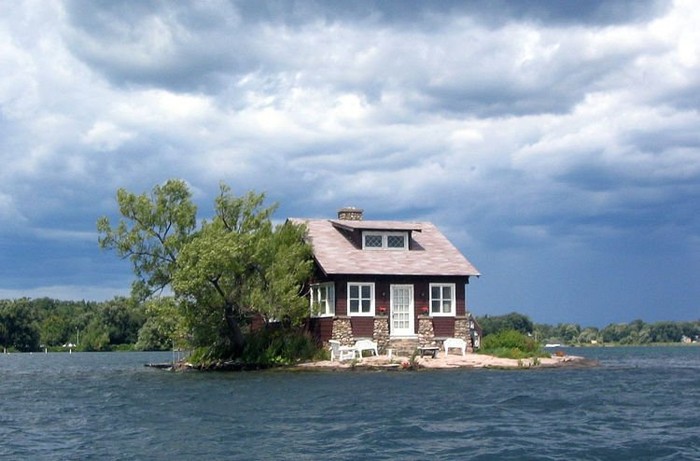 rumah unik Rumah unik yang terletak di pulau terkecil di dunia