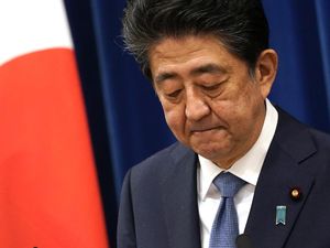 Eks PM Jepang Perdarahan Usai Tertembak, Disebut Alami Henti Jantung