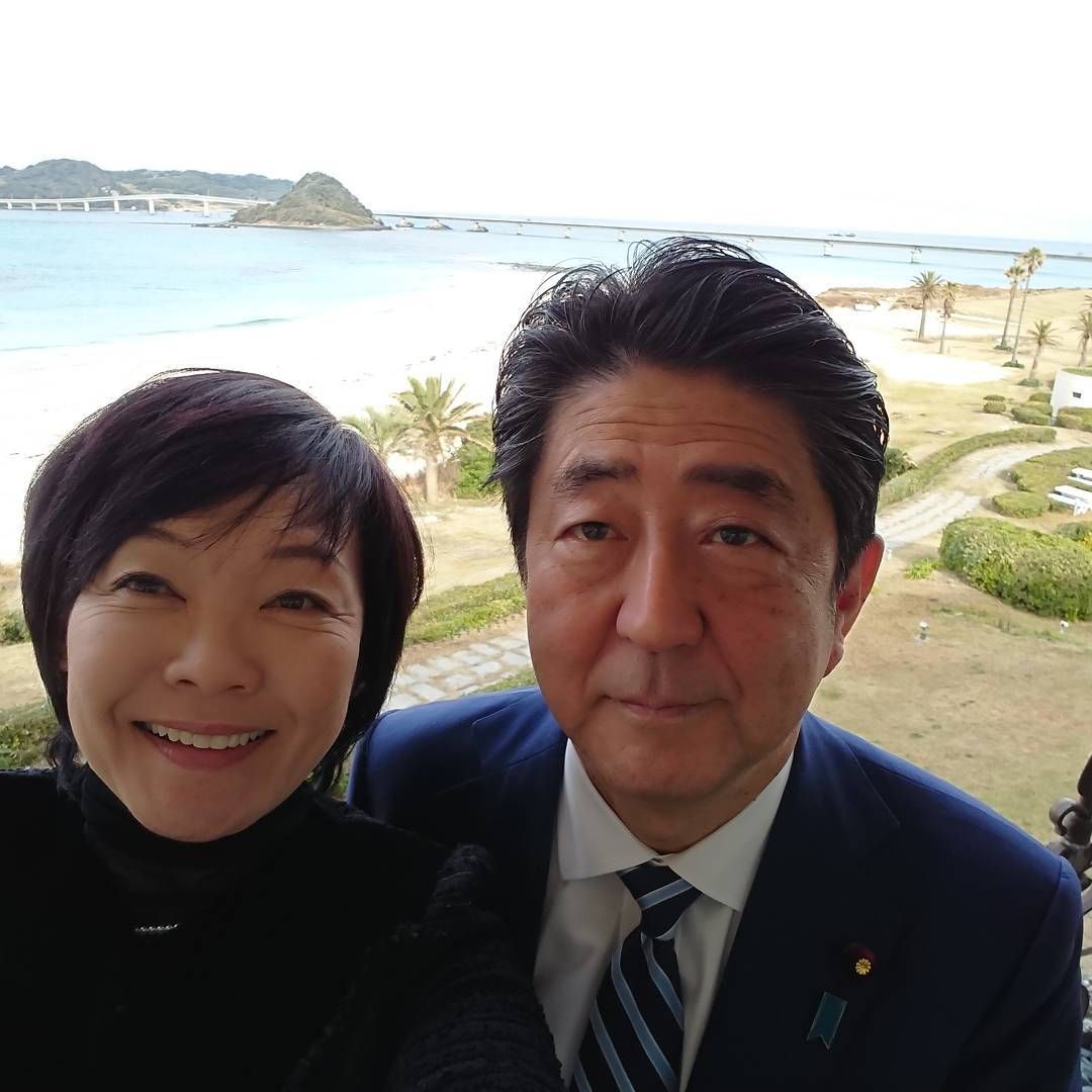 Shinzo Abe dan Akie Abe