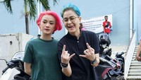 Duo tersebut tampak berbeda kala hadir kembali usai vakum lama. Pool/Noel/detikFoto.