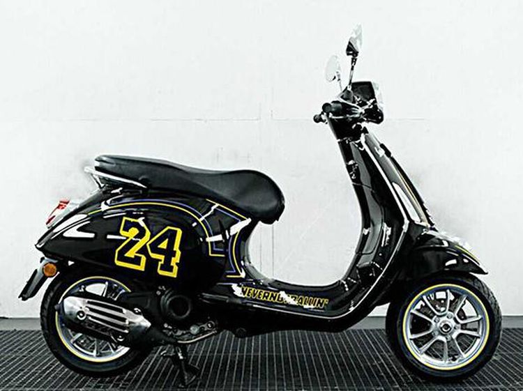 Buruan, Vespa Primavera Edisi Spesial Kobe Bryant Dilelang Buat Amal