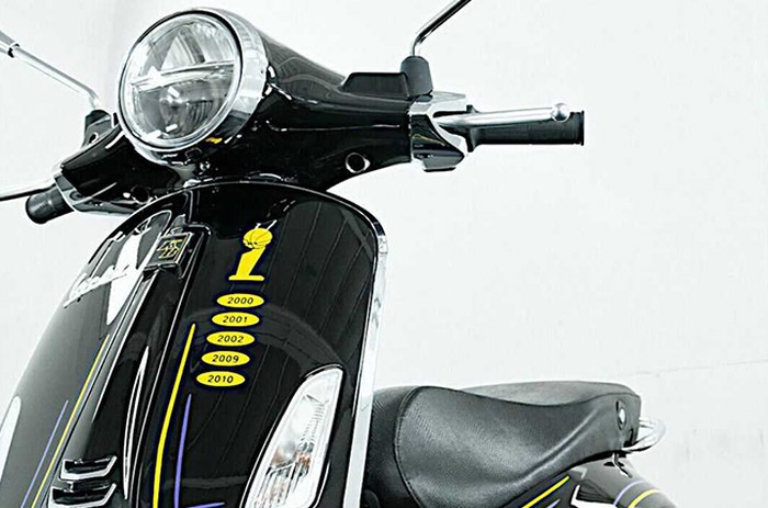 Vespa Edisi Kobe Bryant Vespa Edisi Kobe Bryant dilelang untuk amal