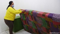 Ruang isolasi itu dilengkapi tempat tidur, lemari, hingga kamar mandi.