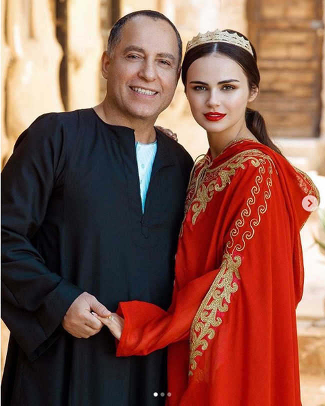 Inilah Xenia Deli, model Playboy dan brand Victoria Secret yang kehidupan pernikahannya dengan miliuner asal Mesir Ossama Fathi Rabah Al-Sharif kerap jadi sorotan. Hal itu karena perbedaan usia mereka yang cukup jauh yaitu 37 tahun. Foto: Instagram @xeniadeli