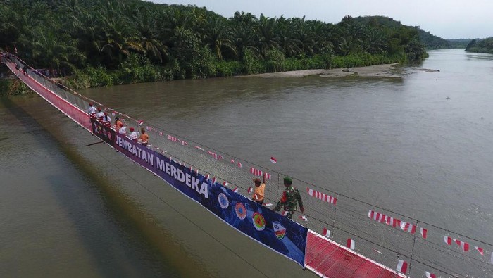 Ekspedisi 1.000 Jembatan Gantung