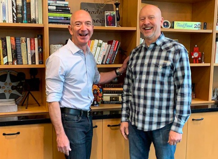 Jeff Bezos 200 Miliar Jeff Bezos 200 Miliar