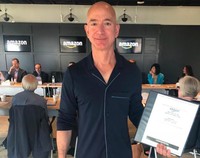 Jeff Bezos 200 Miliar