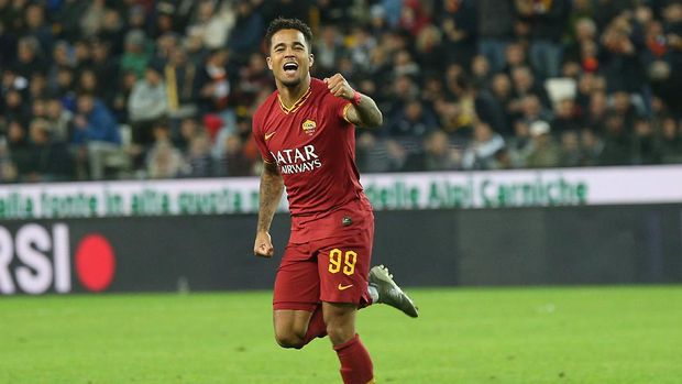 Justin Kluivert UDINE, ITALY - OCTOBER 30: Justin Kluivert of AS Roma celebrates after scoring a goal during the Serie A match between Udinese Calcio and AS Roma at Stadio Friuli on October 30, 2019 in Udine, Italy. (Photo by Gabriele Maltinti/Getty Images)