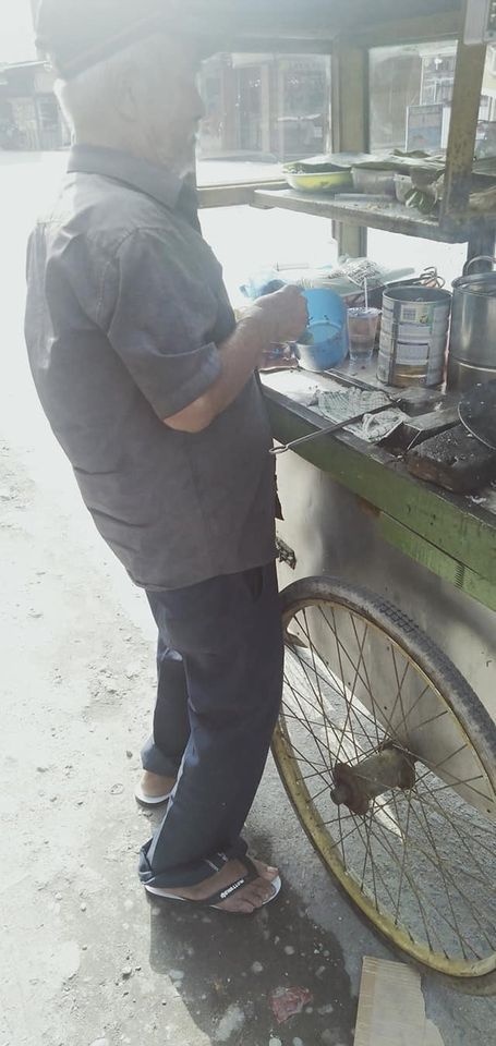 Kakek Penderita Stroke Masih Jualan Martabak