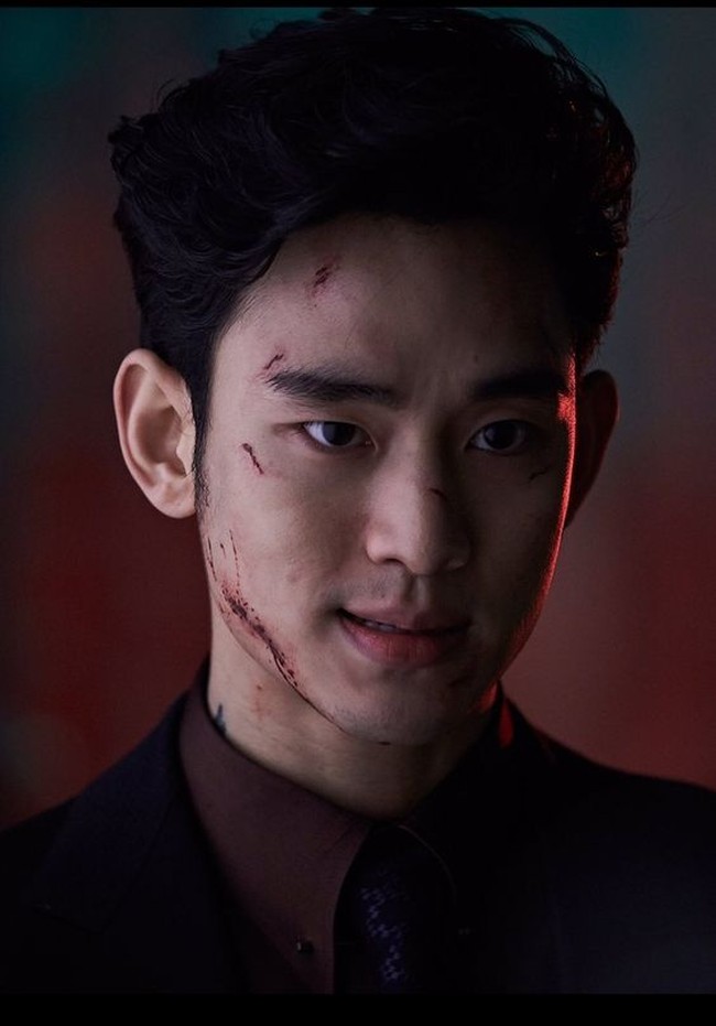 Sebelum wamil, Kim Soo Hyun sempat merilis film berjudul Real. Main sebagai seorang gangster, film tersebut sempat jadi perbincangan karena adegan panasnya dengan Sulli. Foto: istimewa