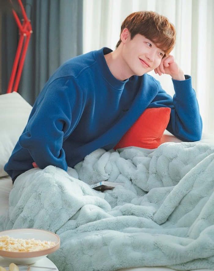 Lee Jong Suk (Instagram)