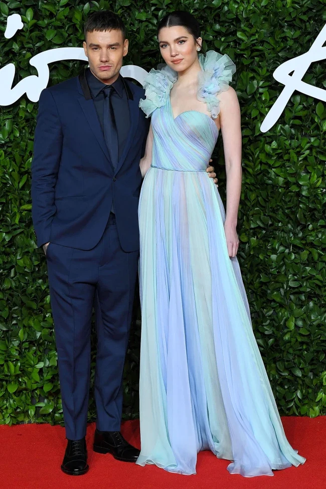 Hubungan mereka tampak serius ketika kabar pertunangan muncul pada 2020, di mana Maya terlihat mengenakan cincin berlian besar. Mereka akhirnya putus pada 2022.  Foto: Istimewa