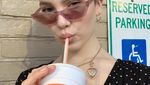 Intip Gaya Glamor Maya Henry saat Kulineran
