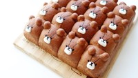Baker bernama Satomi ini juga bikin milk bun rasa cokelat. Dibentuk mirip beruang lengkap dengan telinga, mata, dan mulut. Foto: Instagram @satomi_0819