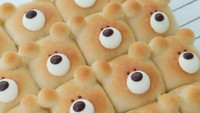 Walaupun tampilannya terlihat sederhana, tapi milk bun berbentuk Teddy Bear ini juga sangat lucu. Pasti disukai oleh anak kecil nih! Foto: Instagram @satomi_0819