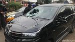 Mobil Terbakar-Kaca Pecah Sisa Penyerangan di Polsek Ciracas