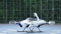 Sama seperti Hyundai, Toyota  bekerjasama dengan Skydrive juga membuat mobil terbang yang terlihat seperti VTOL. Skydrive sudah melakukan uji terbuka dan mendapatkan hasil baik. Toyota berencana untuk segera menjadikan prototipe ini menjadi model komersial dua tempat duduk pada tahun 2023. Saat ini, model SkyDrive hanya dapat terbang lima hingga sepuluh menit dengan kecepatan rendah beberapa mil per jam. Langkah selanjutnya adalah menaikkan kecepatan hingga 60 kilometer per jam dan memperpanjang durasi penerbangan menjadi 30 menit.  Foto: SkyDrive